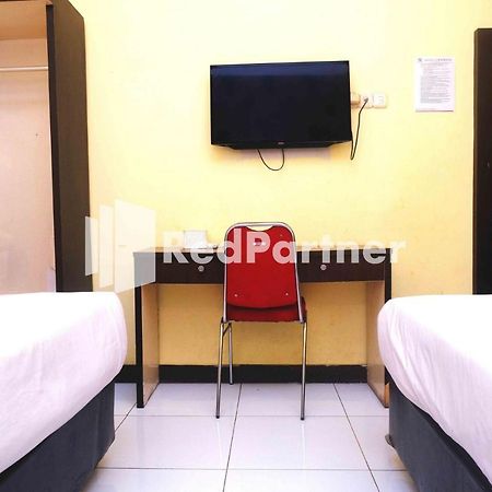 Hotel Permata Makassar Mitra Reddoorz Balangberu Exterior photo