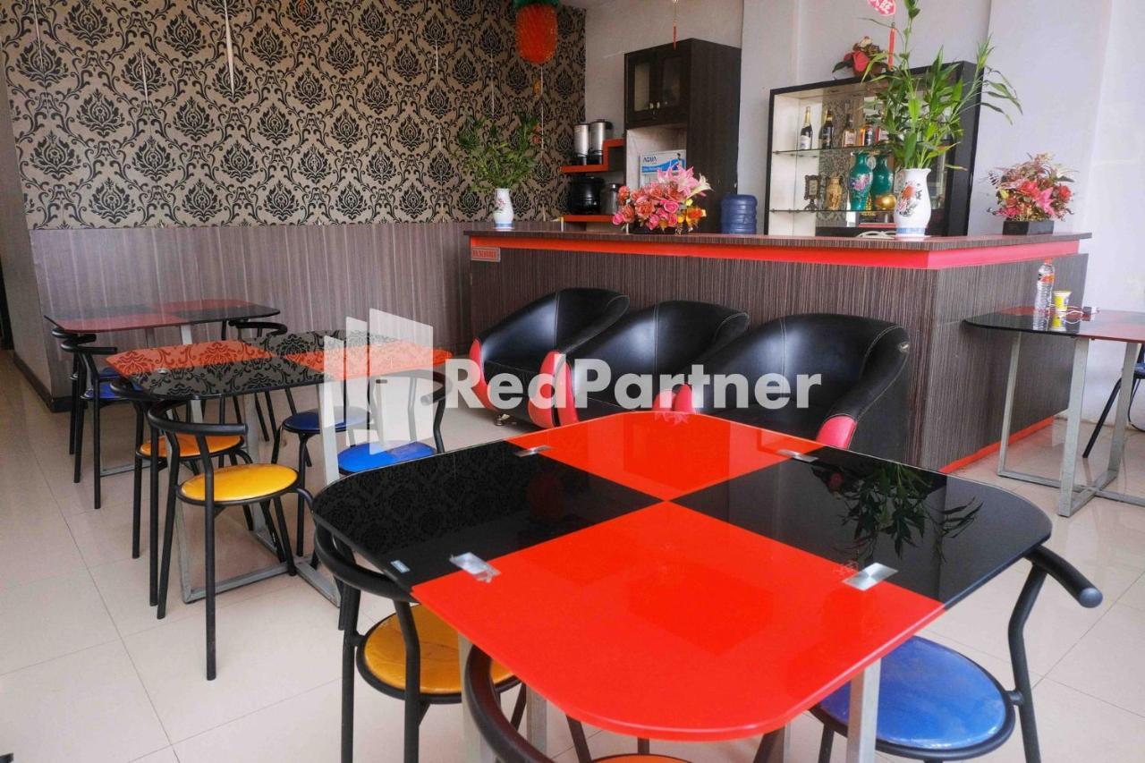 Hotel Permata Makassar Mitra Reddoorz Balangberu Exterior photo