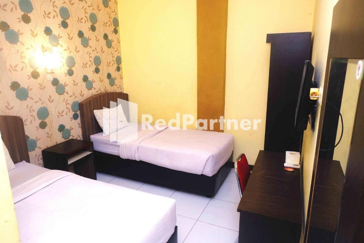 Hotel Permata Makassar Mitra Reddoorz Balangberu Exterior photo